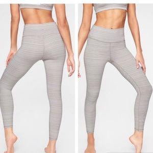 Athleta - High Rise Jacquard Chaturanga 7/8 Leggings